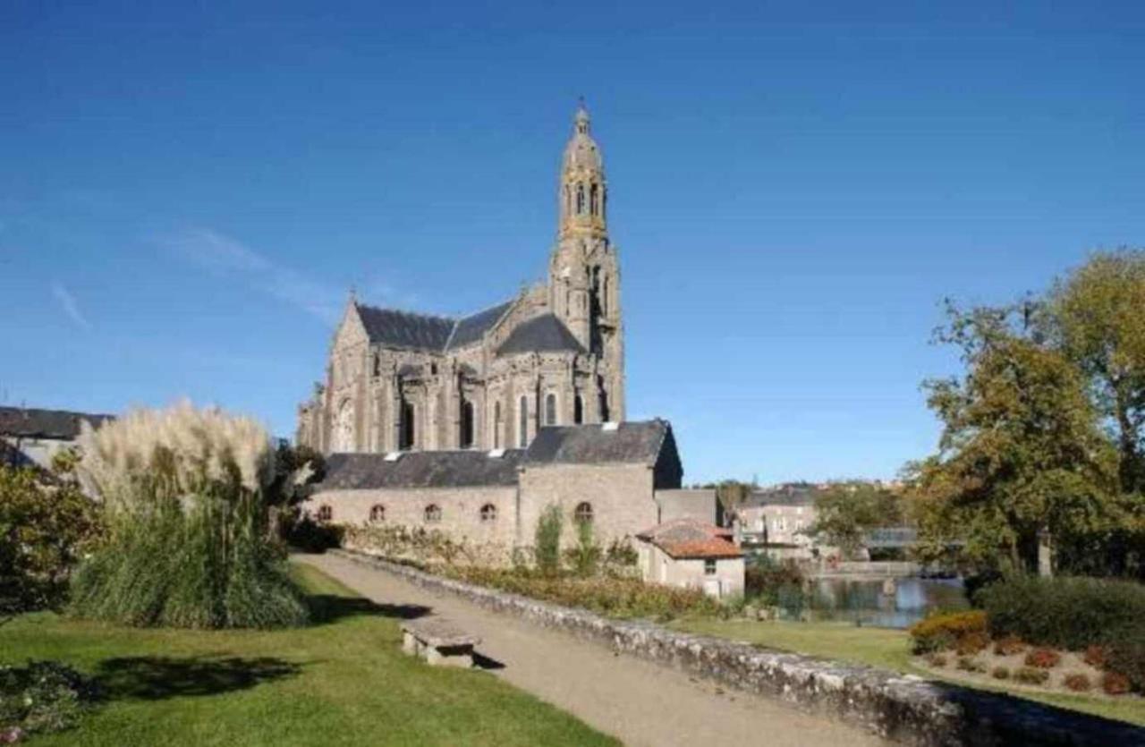 Appart-Alma Saint-Laurent-sur-Sèvre Eksteriør billede